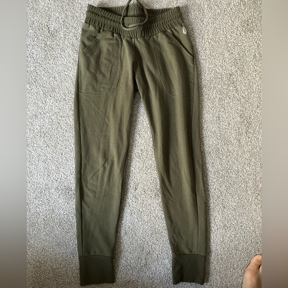 Free People Movement Sunny Skinny Sweatpant Joggers in Everest Olive - Picture 3 of 11